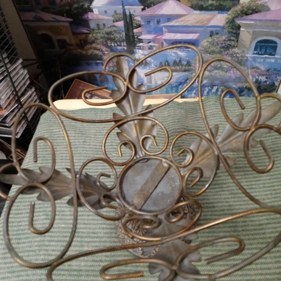 Wrought Iron Spanish Revival Medieval footed fruit basket & Hot Pot Holder🍜 - Picture 9 of 16